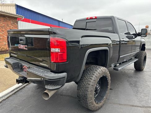 Used 2018 GMC Sierra 2500 Denali image 3