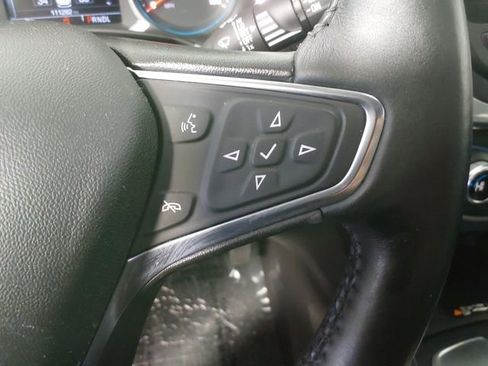 Used 2018 Chevrolet Equinox Premier FWD image 27
