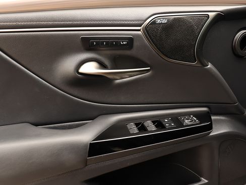 Used 2023 Lexus ES 350 F Sport w/ Accessory Package (Z2) FWD image 24