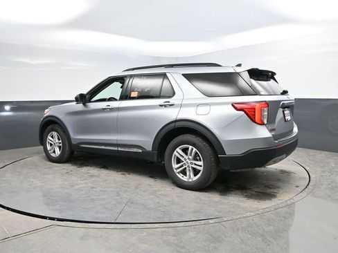 Used 2024 Ford Explorer XLT w/ Equipment Group 202A AWD/4WD image 9