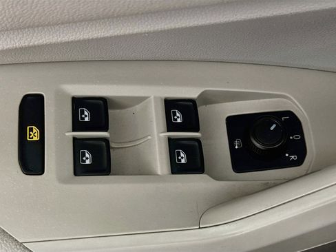 Used 2020 Volkswagen Jetta SE FWD image 15