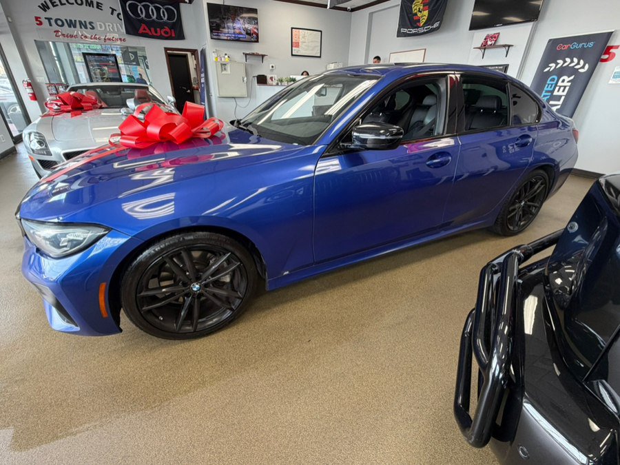 Used 2022 BMW 330i Sedan w/ M Sport Package RWD image 12