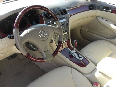 Used 2003 Lexus ES 330 FWD image 8