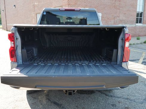 Used 2024 Chevrolet Silverado 1500 LT AWD/4WD image 9