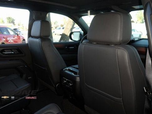 New 2025 GMC Yukon XL Denali w/ Sun & Power Step Package image 22