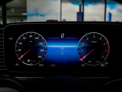 Used 2026 Mercedes-Benz GLS 450 4MATIC image 18