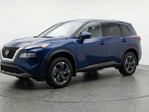 Used 2025 Nissan Rogue SV AWD/4WD image 3