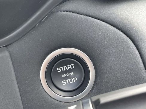 Used 2025 Land Rover Range Rover Velar S image 31