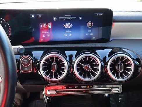 Used 2025 Mercedes-Benz CLA 250 image 33