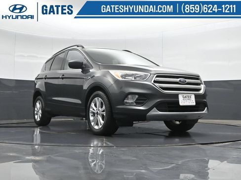 Used 2018 Ford Escape SE AWD/4WD image 38
