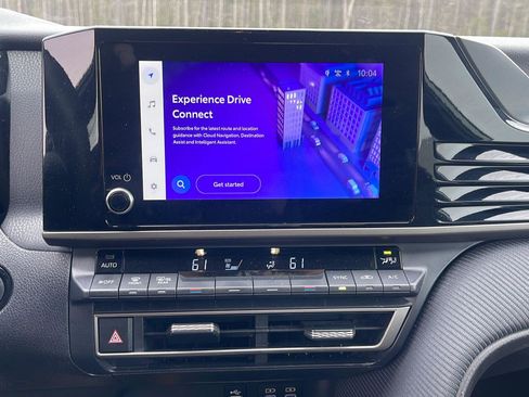 Used 2025 Toyota Camry SE FWD image 16