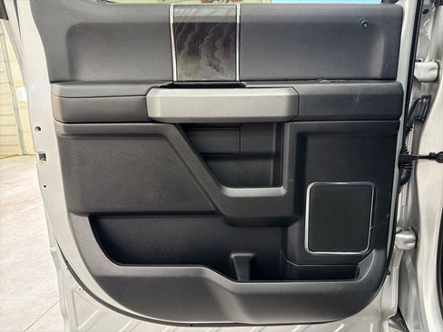 Used 2018 Ford F150 Platinum w/ Equipment Group 701A Luxury image 22