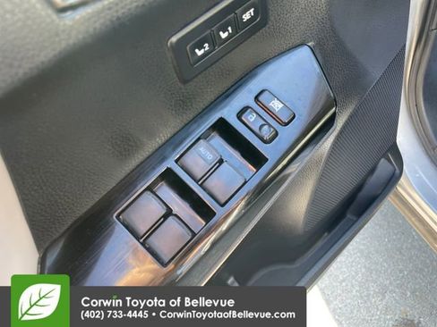 Used 2018 Toyota RAV4 Limited w/ Advanced Technology Package AWD/4WD image 19