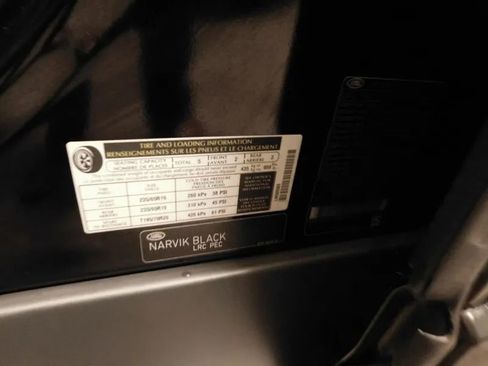 Used 2017 Land Rover Range Rover Sport SE image 27