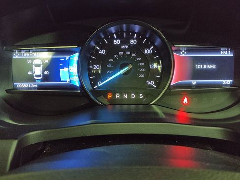 Used 2017 Ford Explorer XLT w/ Equipment Group 202A FWD image 23