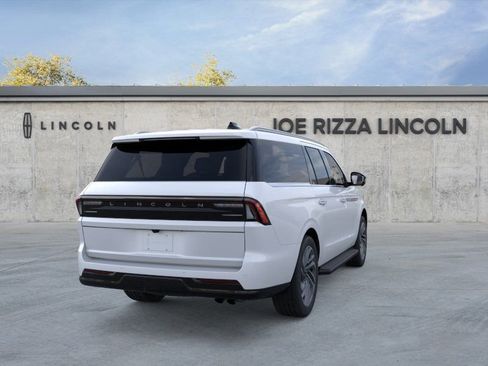 New 2026 Lincoln Navigator L Premier AWD/4WD image 8