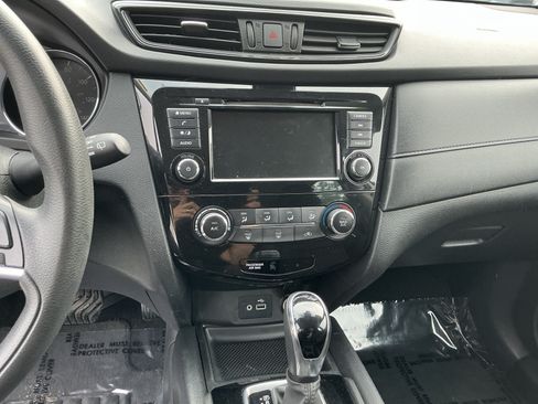 Used 2019 Nissan Rogue S AWD/4WD image 13