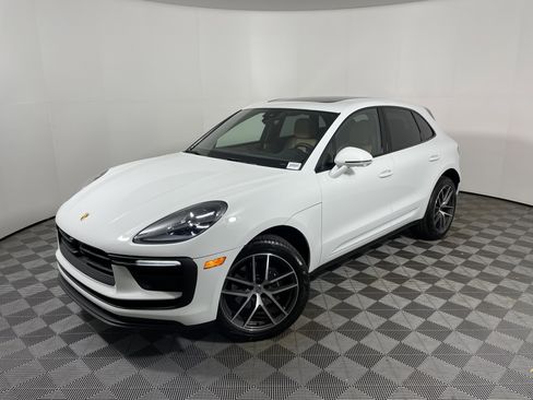 Certified 2026 Porsche Macan AWD/4WD image 1