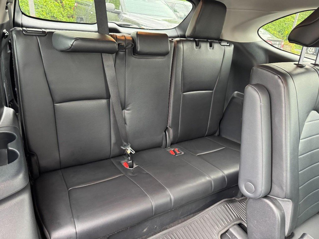 Used 2023 Toyota Highlander XLE FWD image 14