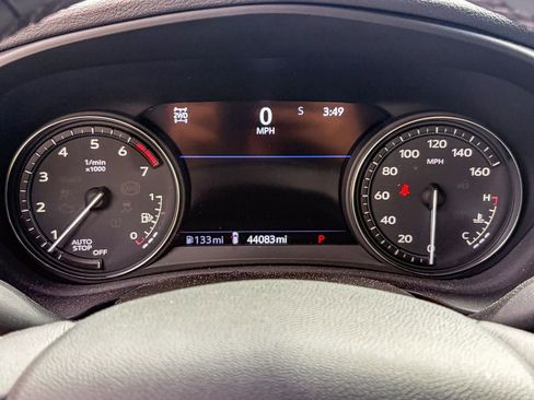 Used 2023 Cadillac XT4 Premium Luxury w/ Technology Package AWD/4WD image 8