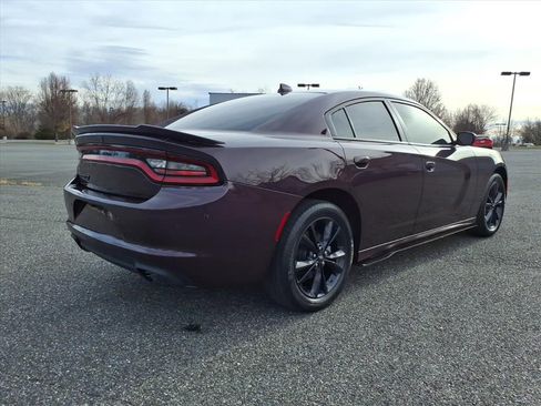 Used 2022 Dodge Charger SXT w/ Blacktop Package image 4