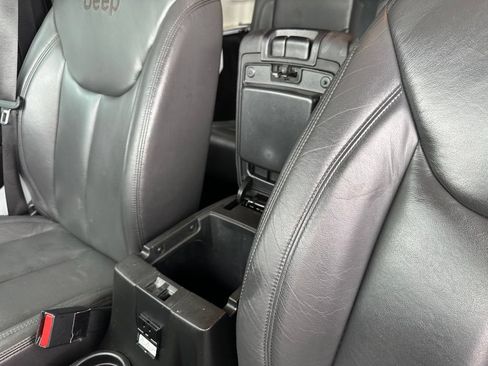 Used 2017 Jeep Wrangler Unlimited Sport w/ Quick Order Package 24S AWD/4WD image 13