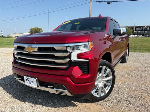 Used 2023 Chevrolet Silverado 1500 High Country w/ High Country Premium Package AWD/4WD image 1