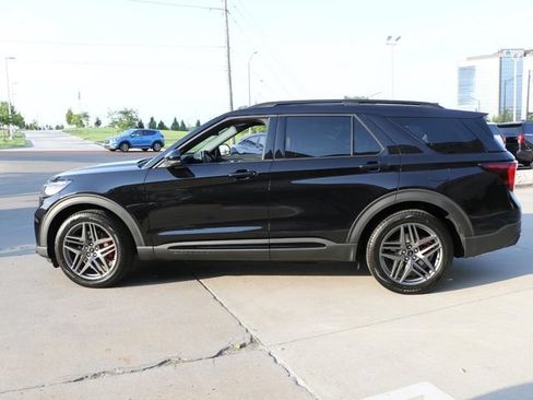 New 2026 Ford Explorer ST w/ Sun And Sound Package AWD/4WD image 4