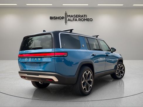 Used 2025 Rivian R1S Adventure AWD/4WD image 5