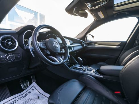 Used 2024 Alfa Romeo Stelvio Veloce image 4