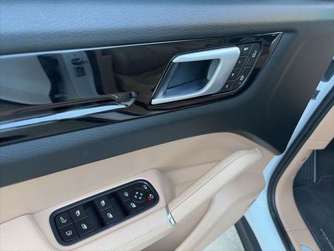 Used 2022 Porsche Cayenne Base image 10