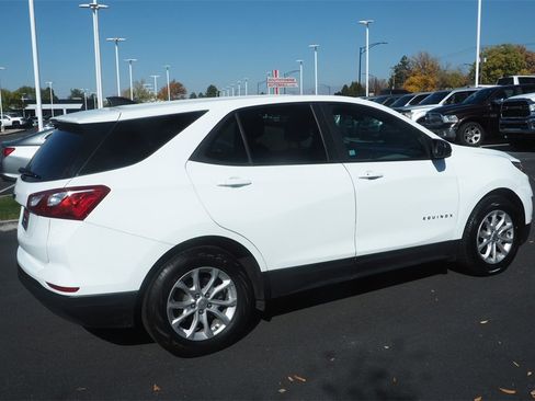 Used 2021 Chevrolet Equinox LS w/ LS Convenience Package image 5