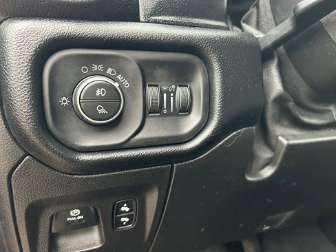 Used 2019 RAM 1500 Big Horn AWD/4WD image 13