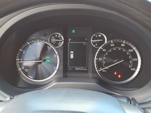 Used 2022 Lexus GX 460 Premium w/ Premium Package AWD/4WD image 37