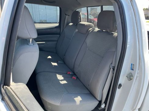 Used 2014 Toyota Tacoma PreRunner w/ SR5 Package RWD image 23
