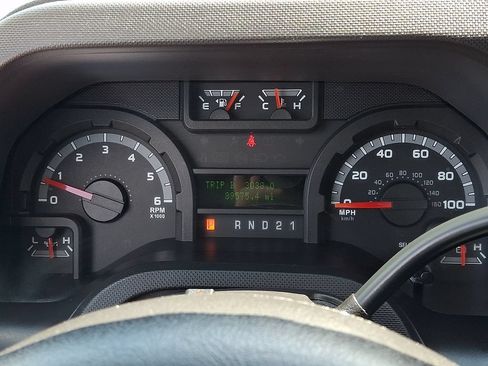 Used 2011 Ford E-350 and Econoline 350 XLT RWD image 25