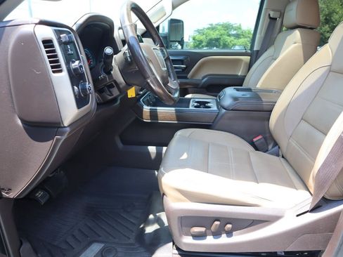 Used 2019 GMC Sierra 2500 Denali w/ Duramax Plus Package AWD/4WD image 14
