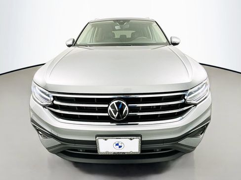 Used 2023 Volkswagen Tiguan SE FWD image 2