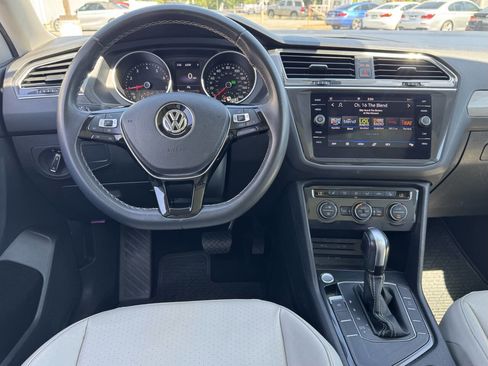 Used 2021 Volkswagen Tiguan SE FWD image 13