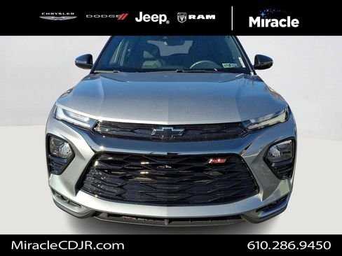 Used 2023 Chevrolet TrailBlazer RS image 2