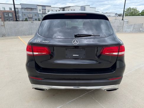 Used 2017 Mercedes-Benz GLC 300 image 4
