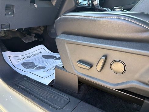 Used 2025 Ford Bronco Outer Banks AWD/4WD image 25