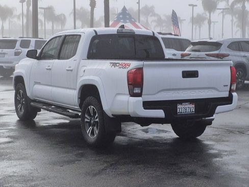 Used 2019 Toyota Tacoma TRD Sport image 8
