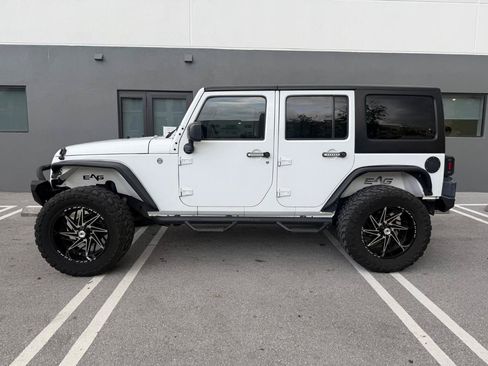 Used 2016 Jeep Wrangler Unlimited Sport w/ Connectivity Group AWD/4WD image 6