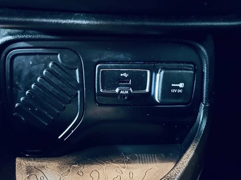 Used 2017 Jeep Renegade Altitude w/ Safety & Security Group FWD image 37