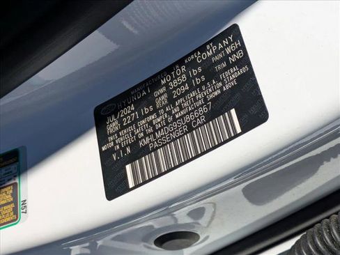 Used 2025 Hyundai Elantra Sport image 23