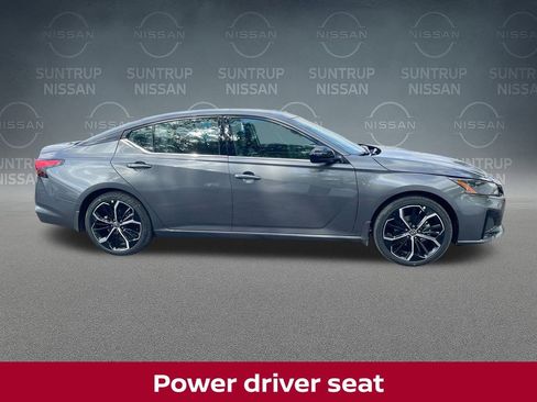 New 2025 Nissan Altima 2.5 SR w/ SR Premium Package image 18