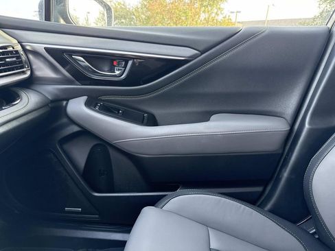 Used 2025 Subaru Outback Onyx Edition image 28