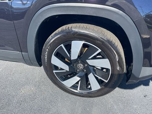 Used 2025 Volkswagen Atlas Cross Sport SE image 6