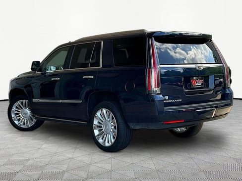 Used 2020 Cadillac Escalade Platinum AWD/4WD image 4